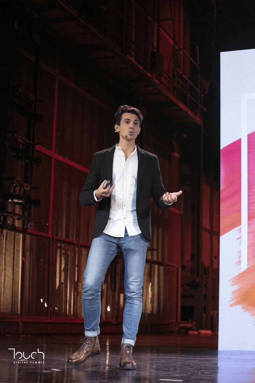 Guillaume on the stage
